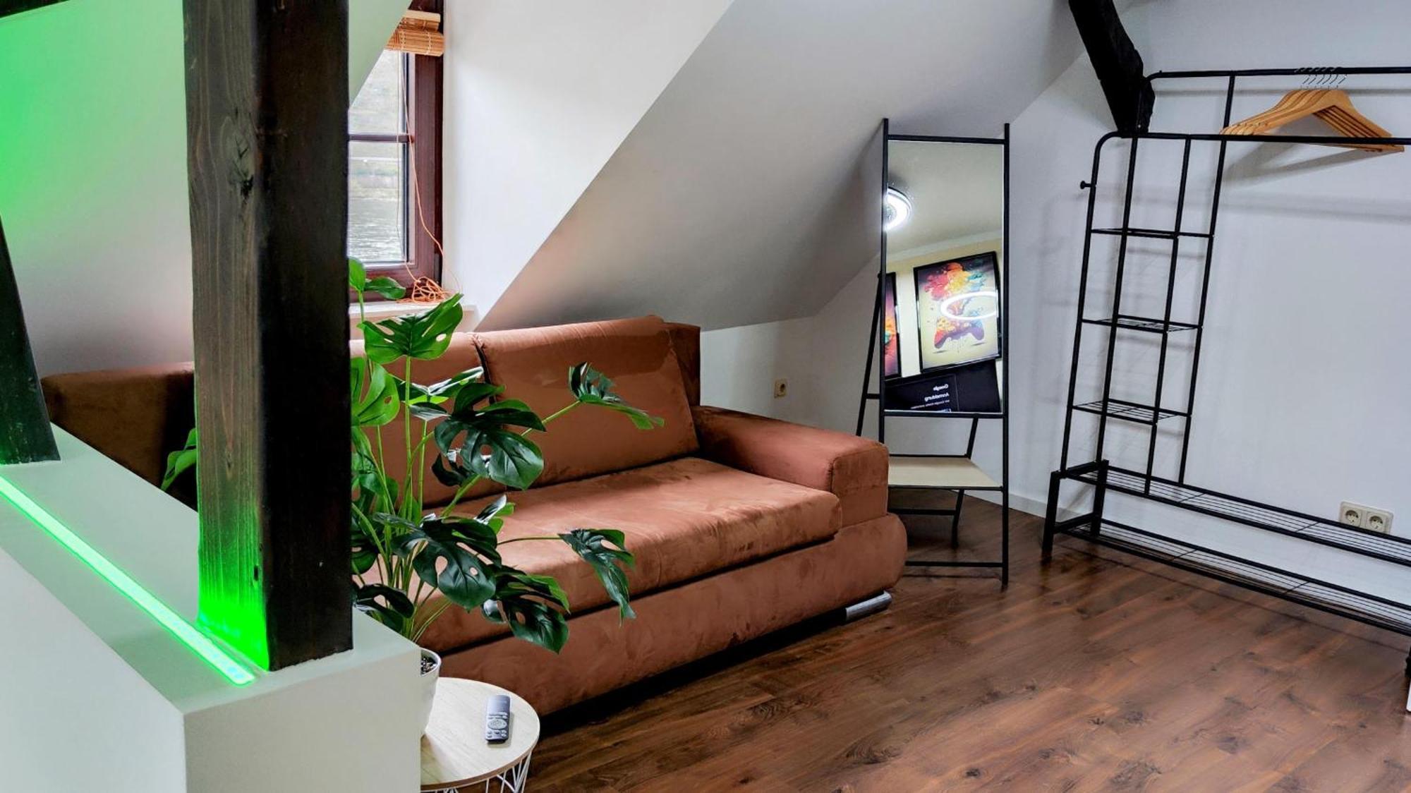 Apartmán Direkt Am Rhein Mit Burgblick Nahe Rheinsteig Bis 8 Personen, 2 Baeder, 4 Zimmer, Kueche, Netflix Kaub Exteriér fotografie