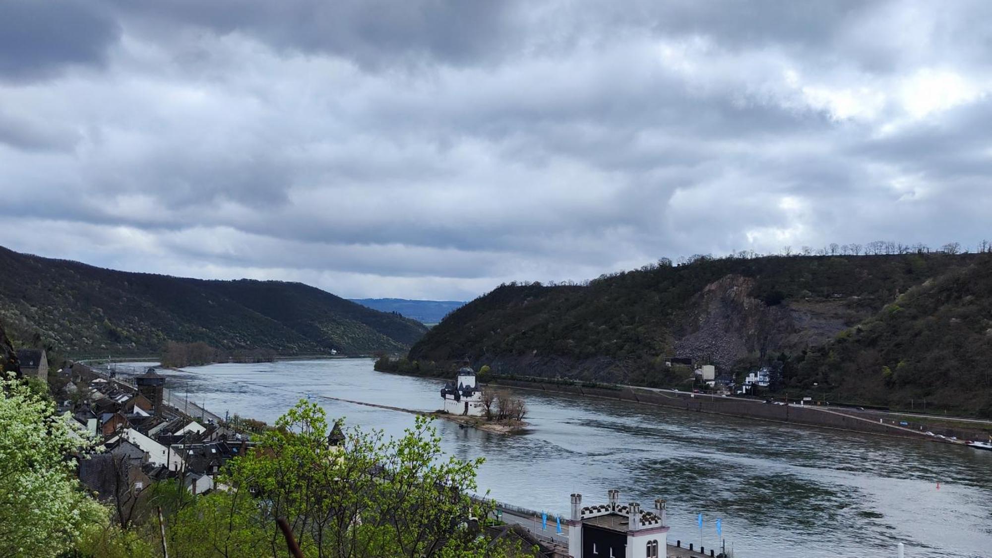 Apartmán Direkt Am Rhein Mit Burgblick Nahe Rheinsteig Bis 8 Personen, 2 Baeder, 4 Zimmer, Kueche, Netflix Kaub Exteriér fotografie